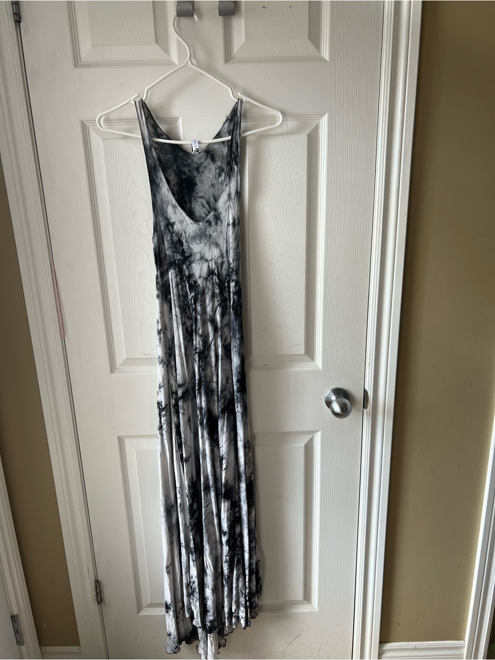 Tie-Dye Black & White Sleeveless Maxi Dress